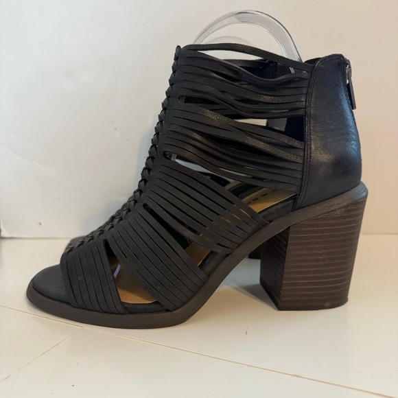 Lucky Brand Darvie Sandal Bootie Strappy Open Toe Leather Black Shoes Size 7 - Picture 3 of 10